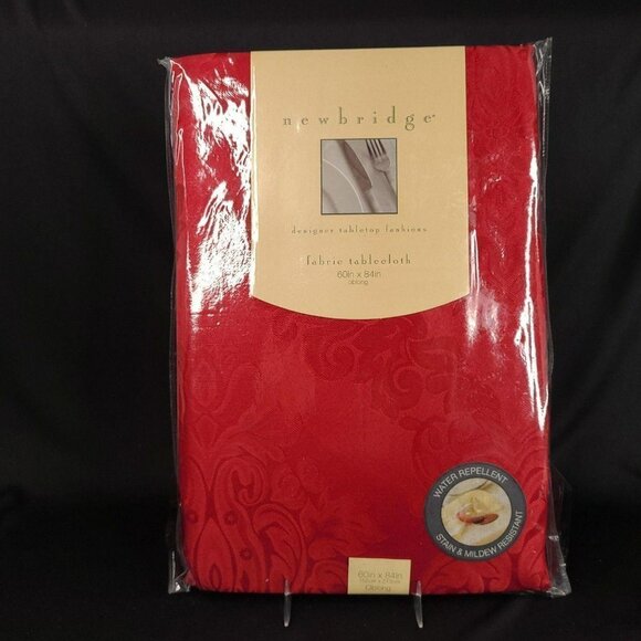 Newbridge Damask Red Tablecloth‎ Water Repellent 60 x 84 Oblong Christmas New - Picture 1 of 10